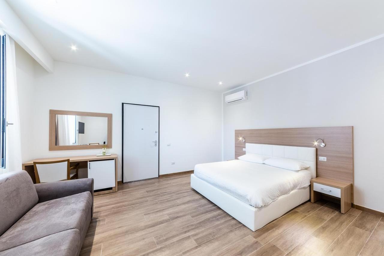 La Promenade Rooms & Suites Ольбія Екстер'єр фото