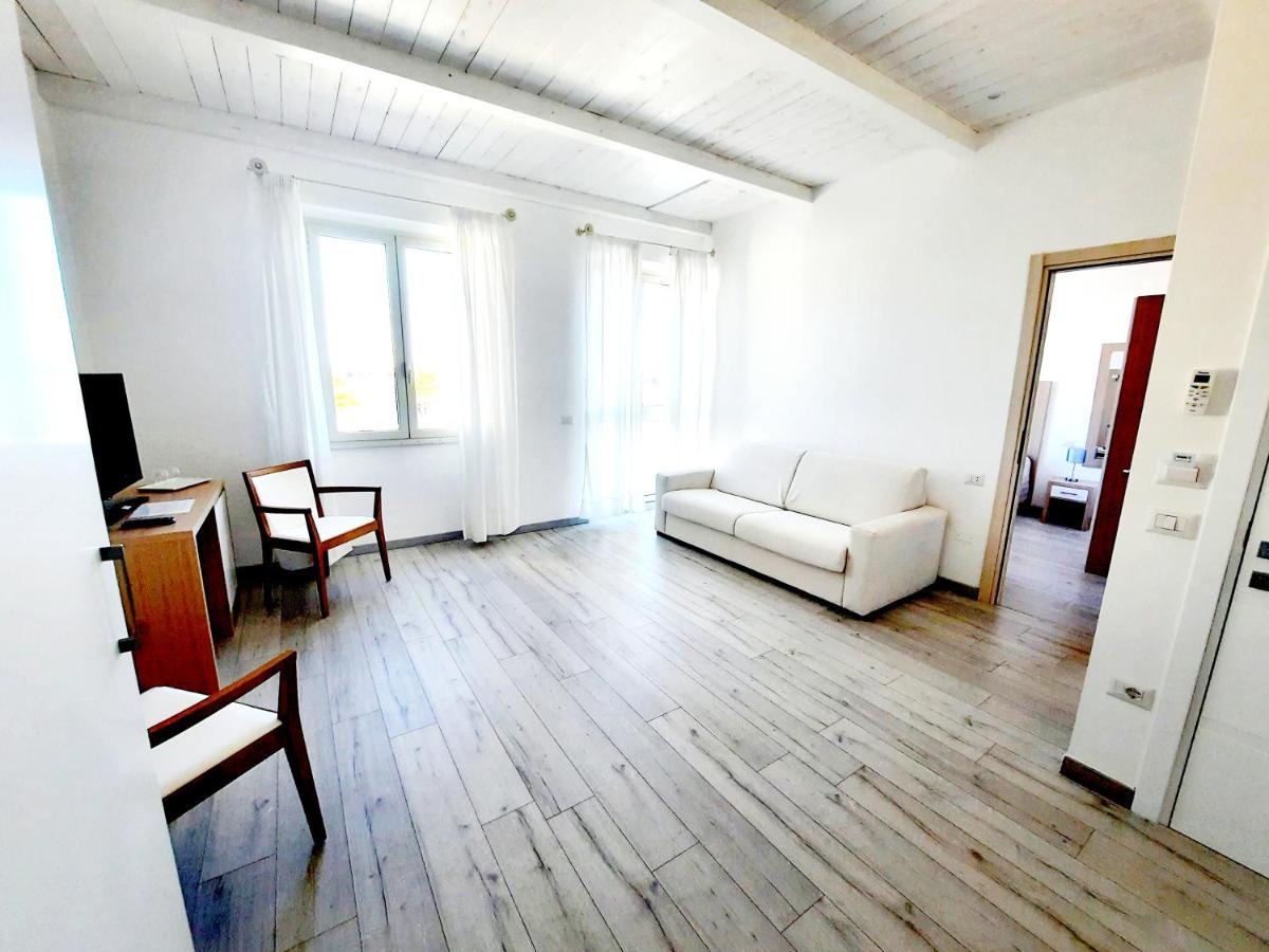 La Promenade Rooms & Suites Ольбія Екстер'єр фото