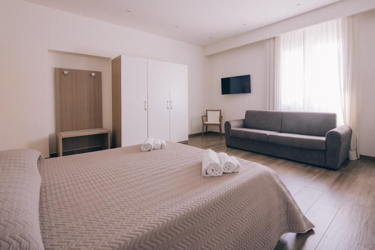 La Promenade Rooms & Suites Ольбія Екстер'єр фото